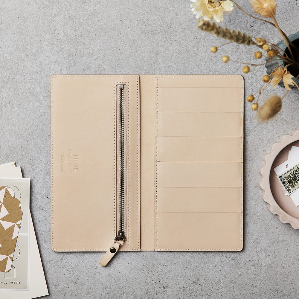 Katie Leamon Leather Four Pocket Envelope Card Holder in Nude – greeting card – Katie Leamon