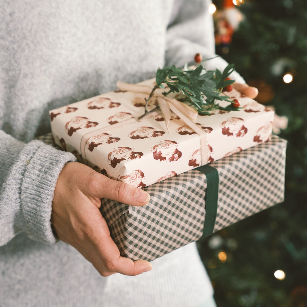 10 Sheets of Santa's List Christmas Gift Wrapping Paper