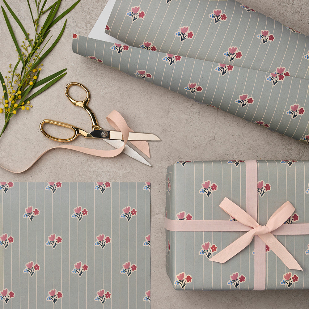 10 Sheets of Wallpaper Posy Wrapping Paper